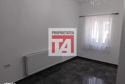 Casă cu 4 camere cu Teren 200 Mp în Central