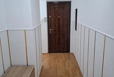 Apartament cu 3 camere decomandat în Bartolomeu