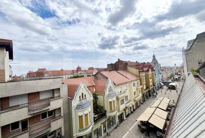 Apartament cu 4 camere decomandat, mobilat în Central