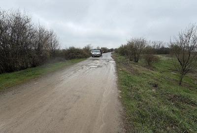 Teren de 2500 mp, în Periș