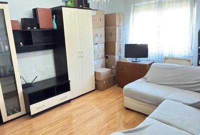 Apartament cu 3 camere decomandat, mobilat în Tractorul
