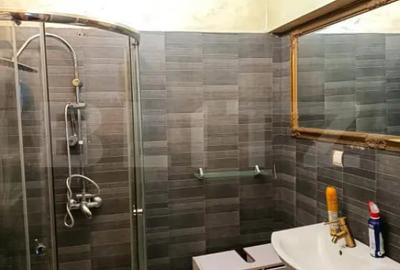 Apartament cu 3 camere decomandat în Independenței