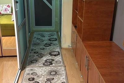 Apartament cu 2 camere semidecomandat în Micro 4 - 6