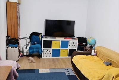 Apartament cu 2 camere decomandat în Pajura