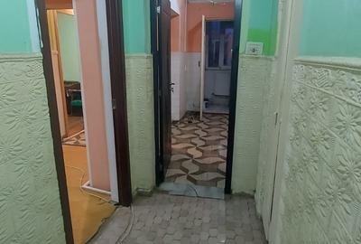 Apartament cu 3 camere semidecomandat în Micro 38