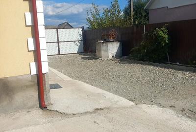 Casă cu 5 camere cu Teren 1200 Mp în Monariu