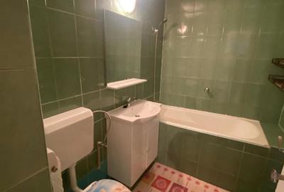 Apartament cu 3 camere decomandat în Traian