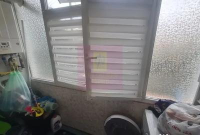 Apartament cu 3 camere semidecomandat în Cuza