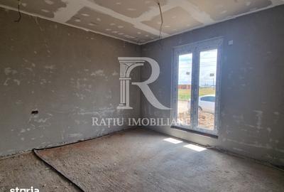Casă cu 4 camere cu Teren 553 Mp în Oșorhei