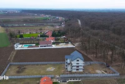 Casă cu Teren 2040 Mp în Central