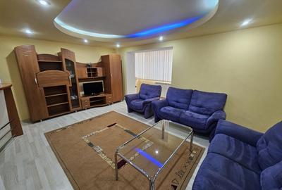 Apartament cu 3 camere semidecomandat, mobilat în Plopilor