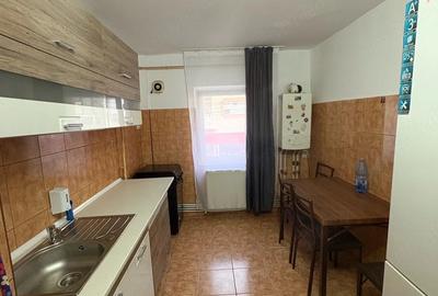 Apartament cu 3 camere semidecomandat în Central - 2
