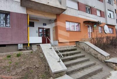 Apartament cu 3 camere, mobilat în City Park Mall