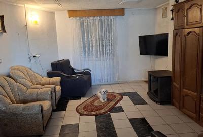 Casă cu 9 camere cu Teren 567 Mp în Central