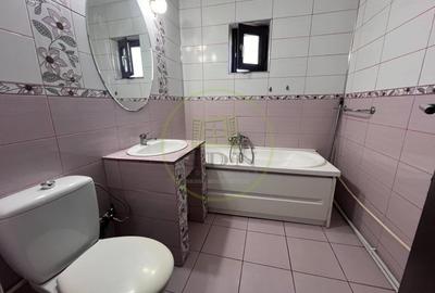 Apartament cu 3 camere semidecomandat, mobilat în Sărari - 9