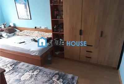Apartament cu 4 camere decomandat în Central