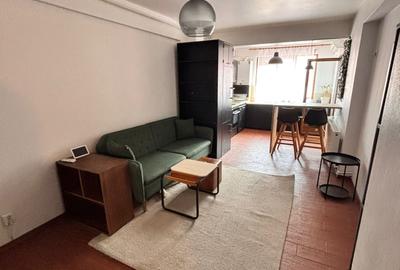 Apartament cu 2 camere decomandat, mobilat în Central