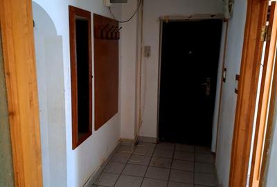Apartament cu 3 camere decomandat în Găvana