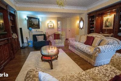 Apartament cu 4 camere decomandat în Clăbucet