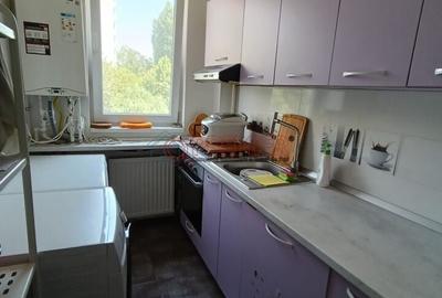 Apartament cu 3 camere decomandat în Progresul