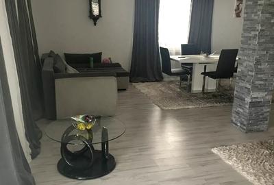Casă cu 4 camere cu Teren 14242 Mp în Priporu