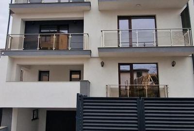 Apartament cu 3 camere decomandat în 1 Mai