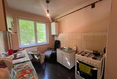 Apartament cu 4 camere semidecomandat în Podu Roș - 2
