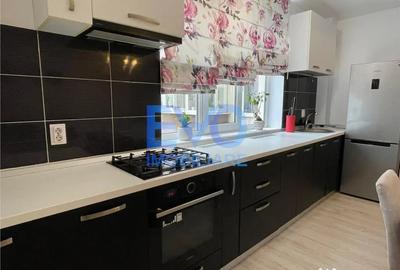 Apartament cu 3 camere decomandat în Valea Lupului