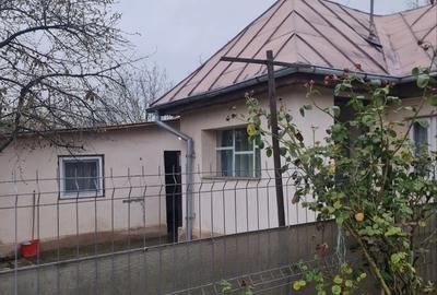 Casă cu 4 camere în Valea Călugărească