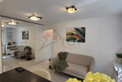 Apartament cu 3 camere semidecomandat în Podu Roș - 2