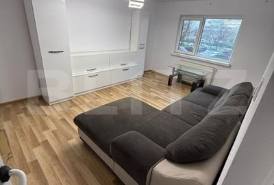 Apartament cu 3 camere decomandat, mobilat în Micro 11