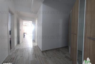 Apartament cu 4 camere decomandat, mobilat în Berceni