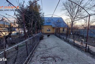 Casă cu 6 camere cu Teren 2000 Mp în Săucești - 2