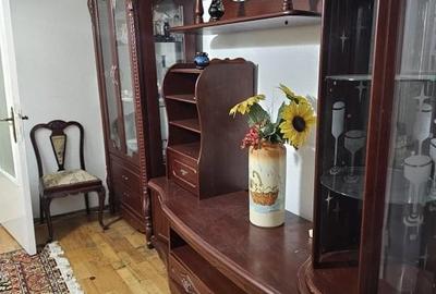 Apartament cu 3 camere semidecomandat în Craiovei
