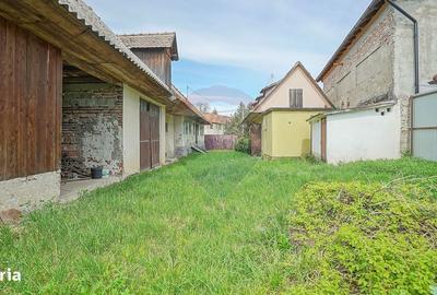 Casă cu 4 camere în Purcăreni - 2