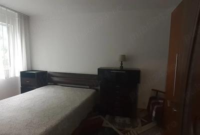 Apartament cu 2 camere semidecomandat în Podu Roș
