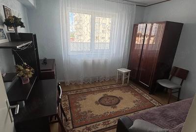 Apartament cu 3 camere decomandat în George Enescu