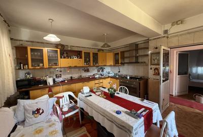 Casă cu 13 camere cu Teren 1580 Mp în Cățelu - 5