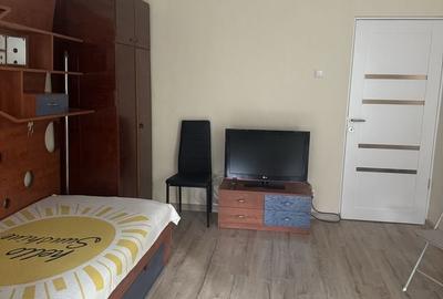 Garsonieră decomandată în Central