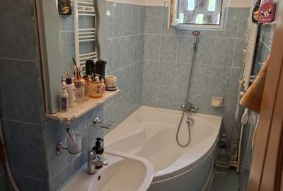 Apartament cu 2 camere în Km 4