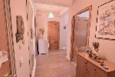 Apartament cu 3 camere decomandat în Vârteju