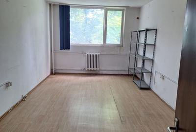 Spațiu comercial, de 25 mp, în Vitan