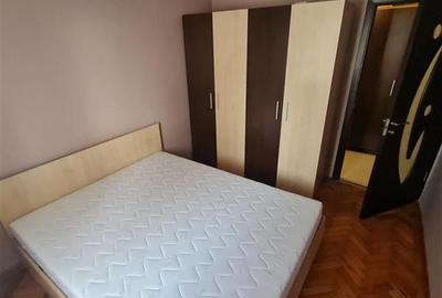 Apartament cu 3 camere decomandat, mobilat în P-ța Spitalului - 1