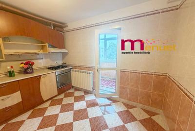 Apartament cu 3 camere decomandat în C5