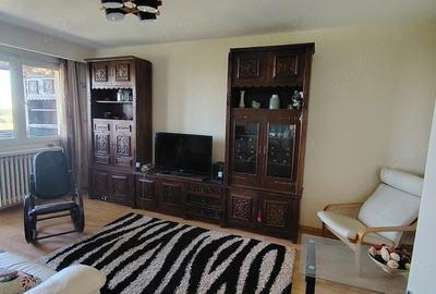 Apartament cu 2 camere decomandat, mobilat în Titan