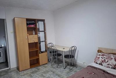 Garsonieră decomandată în Central - 1
