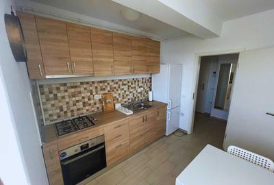 Apartament cu 2 camere decomandat în Tractorul - 5