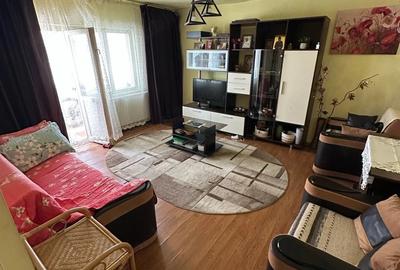 Apartament cu 3 camere decomandat în 5 Călărasi