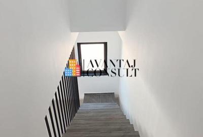 Spațiu comercial, de 598 mp, în Central - 8