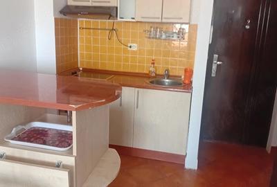 Apartament cu 3 camere decomandat în UTA